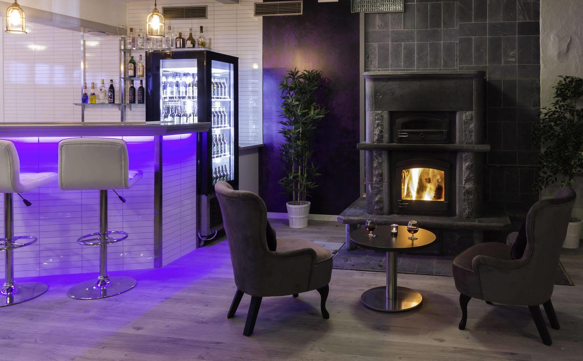 Hotell Restaurang Nämforsen Näsåker Eksteriør bilde